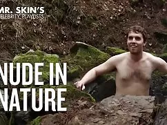 Egy lány, barna haj, ...