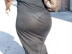 Gina egy fiatal, sze ...